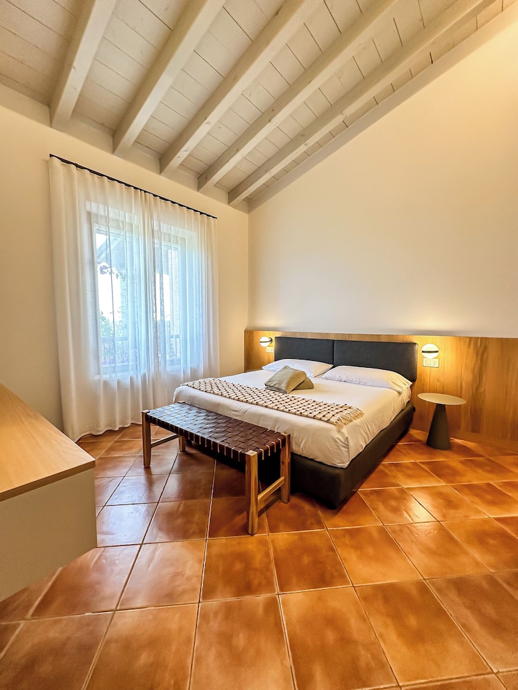Executive Apartment, 2 Bedrooms, Lake View