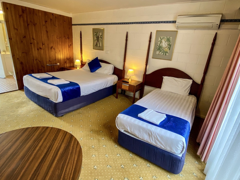 Basic Triple Room photo 2