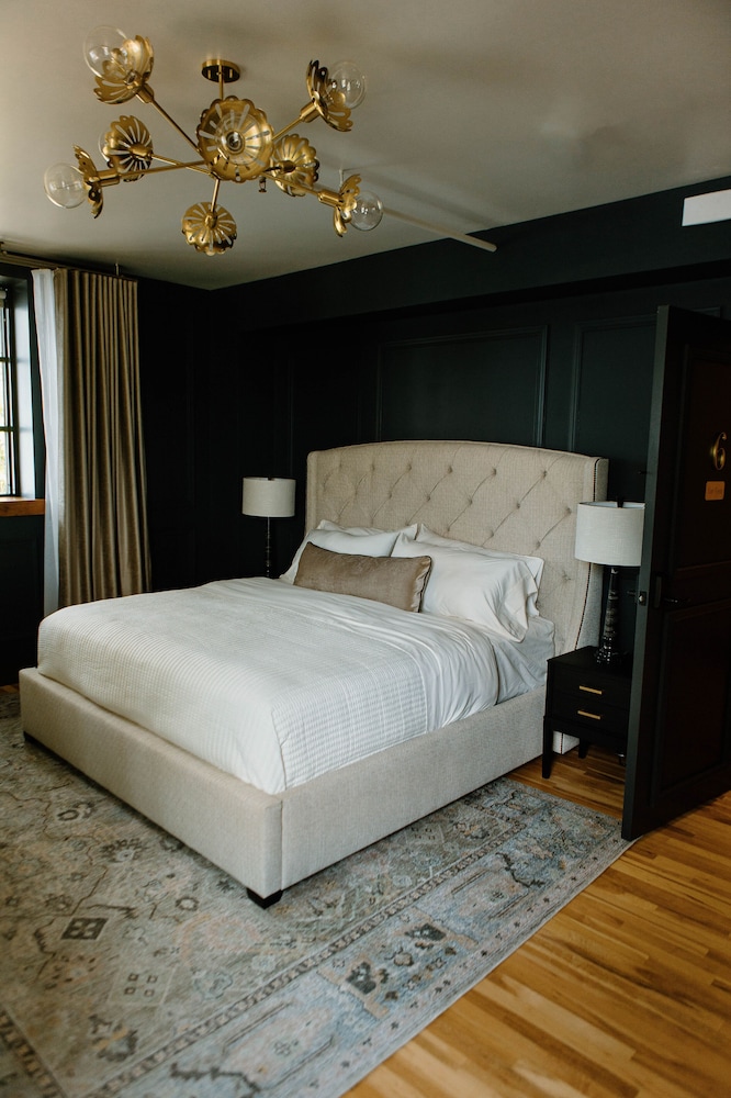 Room 6 - The Tassi