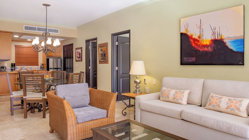 One Bedroom Suite - Photo 4