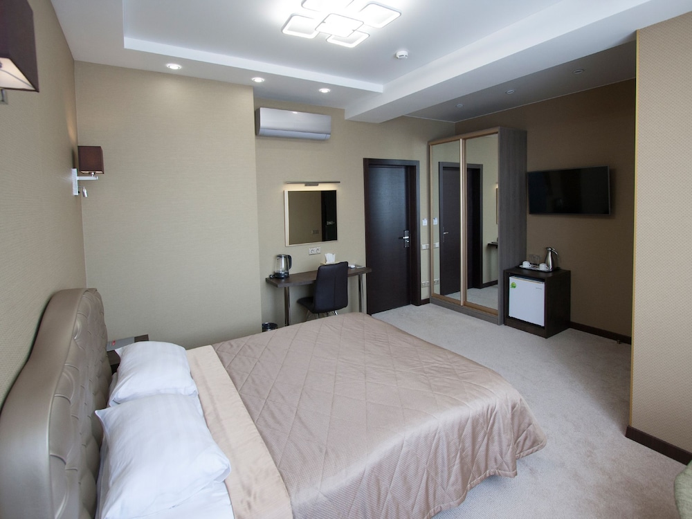 Suite, 1 Double Bed, Sea View (2) photo 2