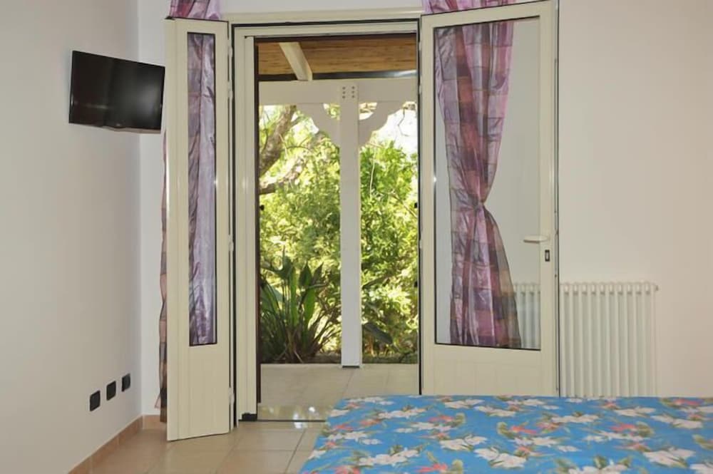 Apartment, 2 Bedrooms (Vista Gelsi) photo 3