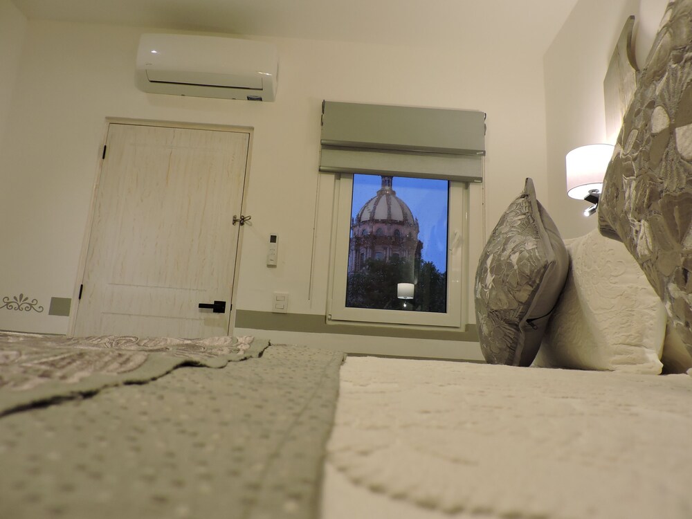 Standard Double Room photo 3