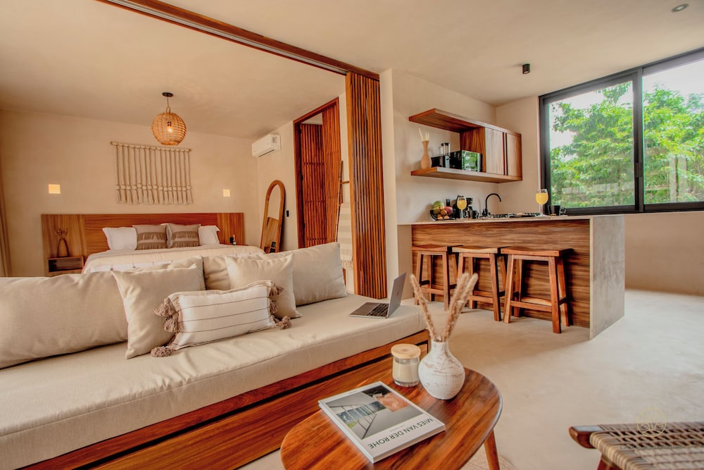 Premium Apartment, 1 King Bed with Sofa bed, Pool View