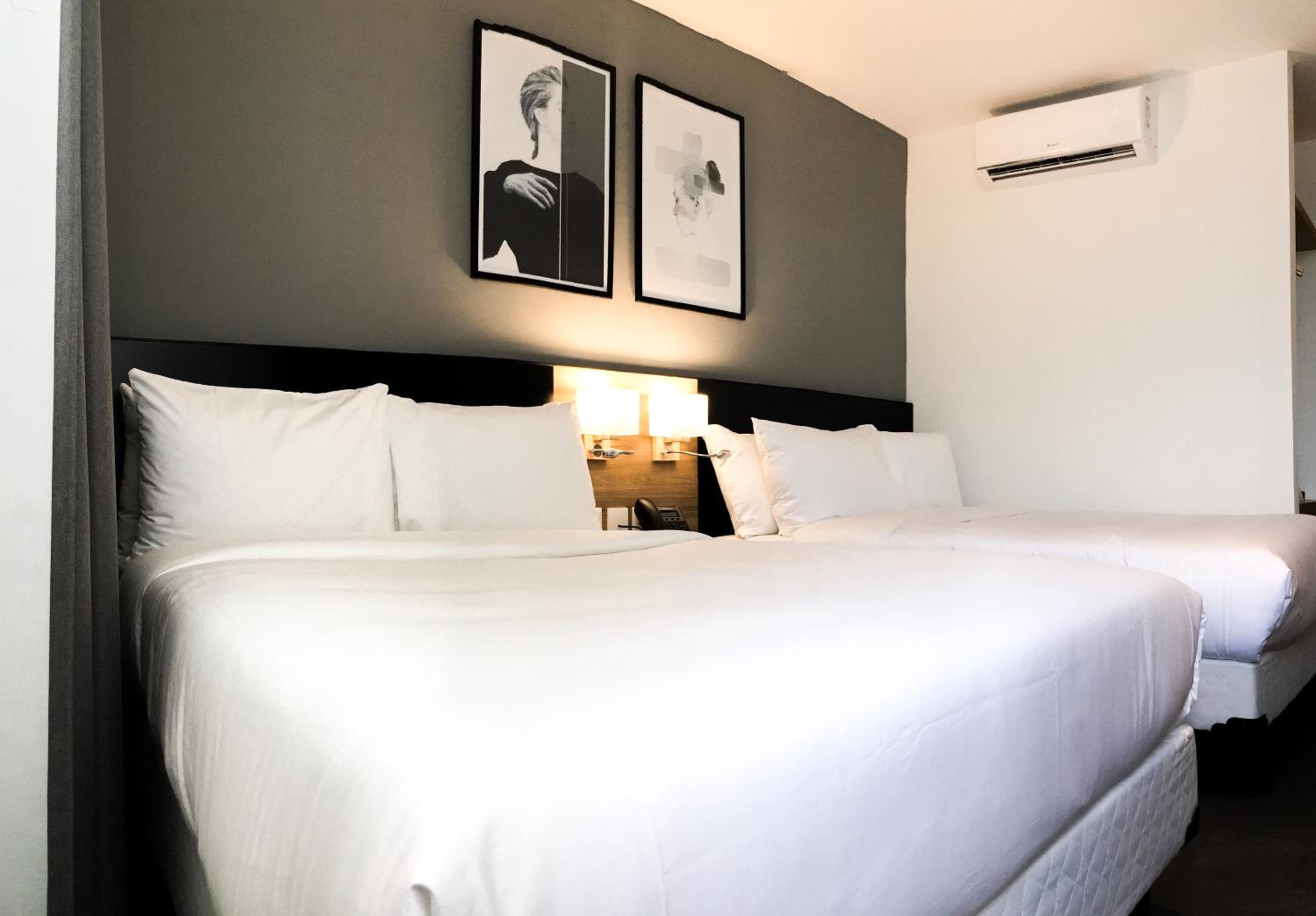 Standard Twin Room - Photo 8