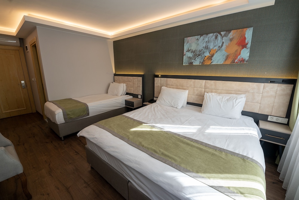 Deluxe Triple Room photo 1