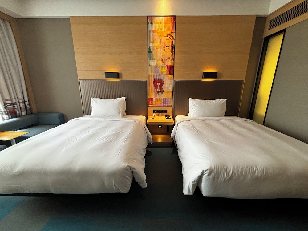 Room, 2 Double Beds photo 3