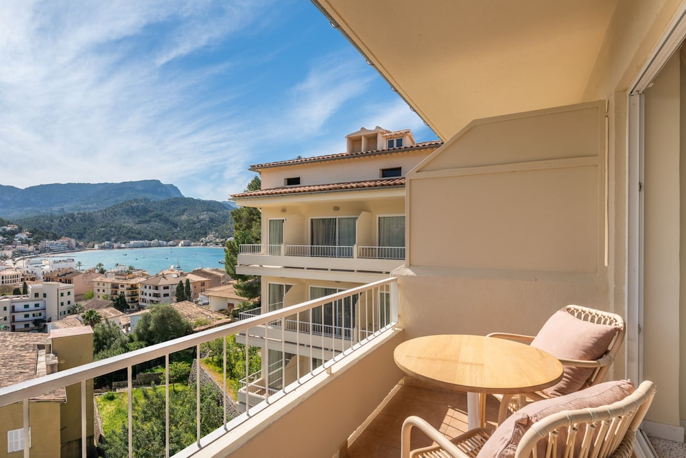 Superior Room, Balcony, Sea View - Photo 5