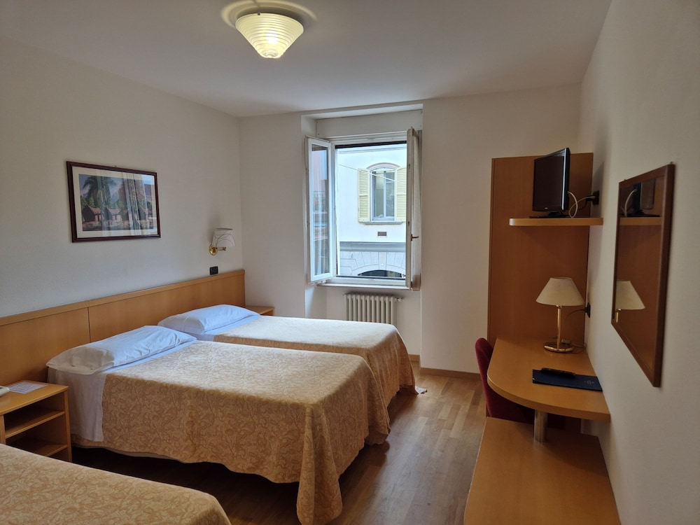 Standard Triple Room - Photo 1