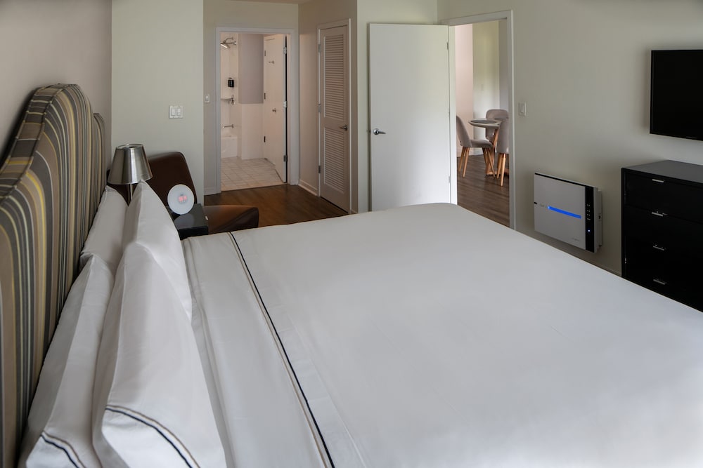 The Level Wellness One Bedroom Suite - Photo 2