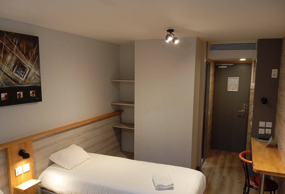 Double Room - Photo 5