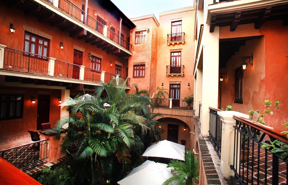 Deluxe Room, Jetted Tub and Private Terrace - Photo 7
