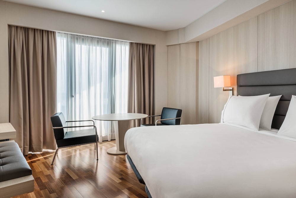 Superior Room, 1 King Bed photo 2