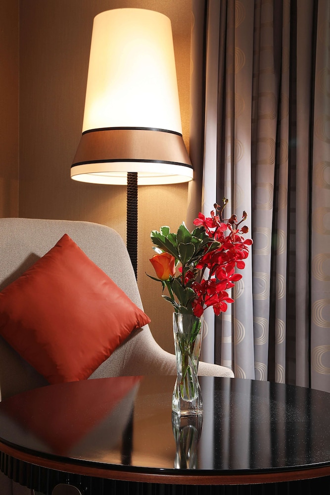 Premium Twin Room - Complimentary Luxury Transfers to Jumeirah Beach and Mall of Emirates