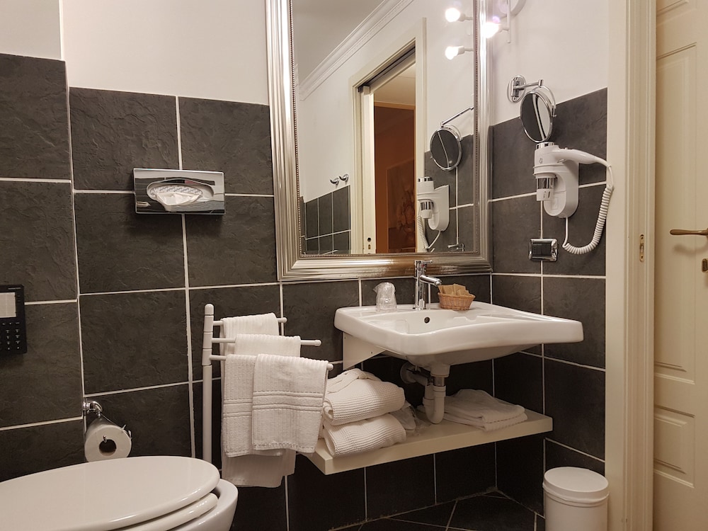 Family Junior Suite - Photo 6