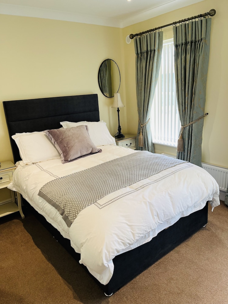 Double Single Ensuite photo 1