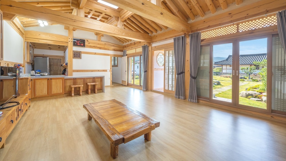 Basic Room, 2 Bedrooms (Dokchea) photo 1