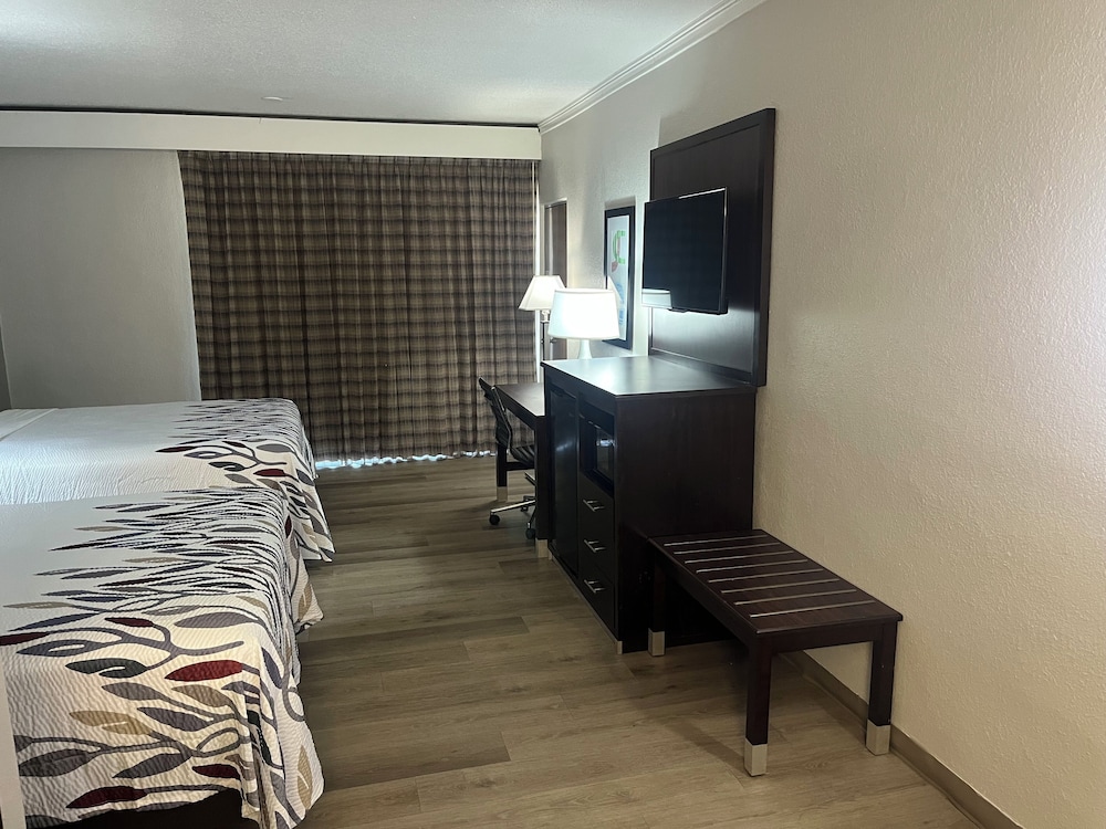 Deluxe Room, 2 Queen Beds, Non Smoking photo 3