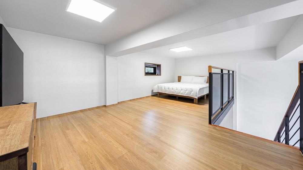 Basic Room, 1 Bedroom (201 Ho) - Photo 7