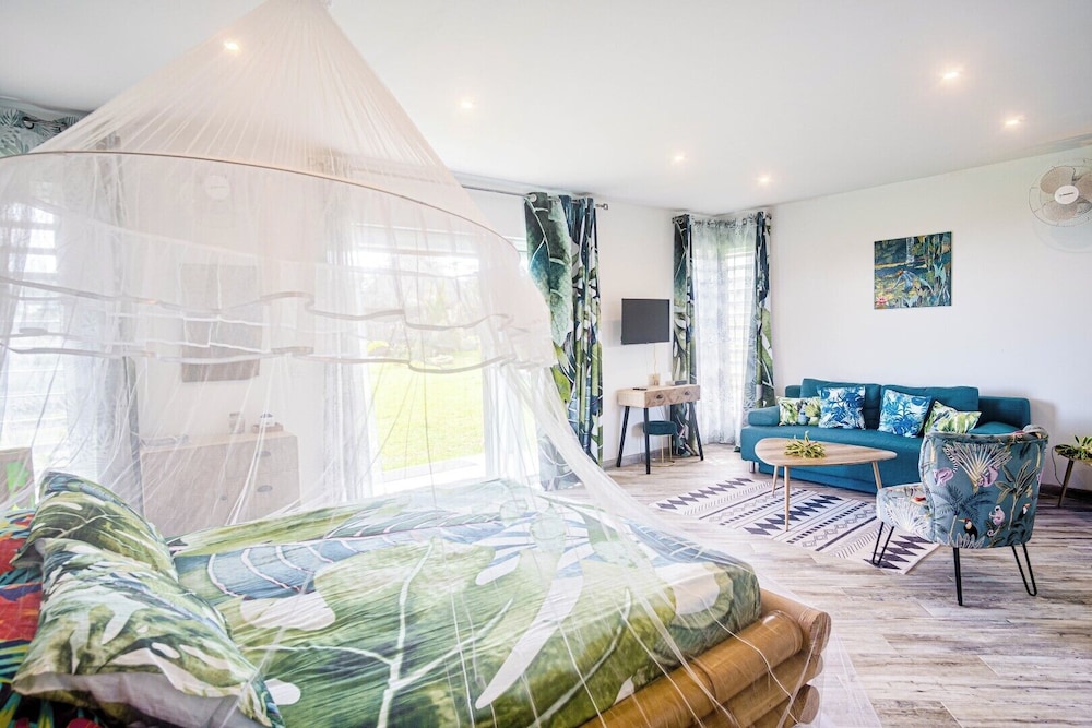Comfort Studio, 1 Queen Bed with Sofa bed, Non Smoking, Pool View photo 1