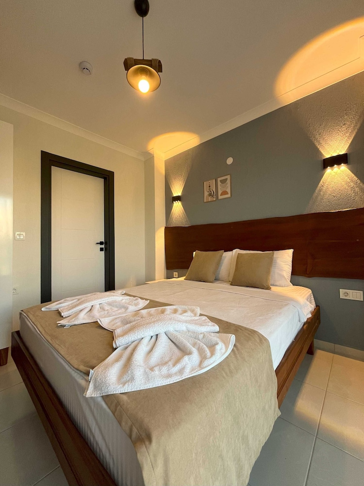 Standard Double Room, Balcony, Garden View photo 3