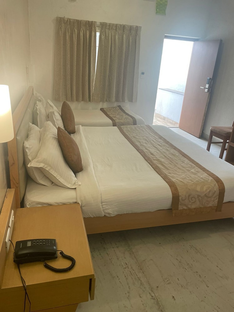 Superior Triple Room photo 3