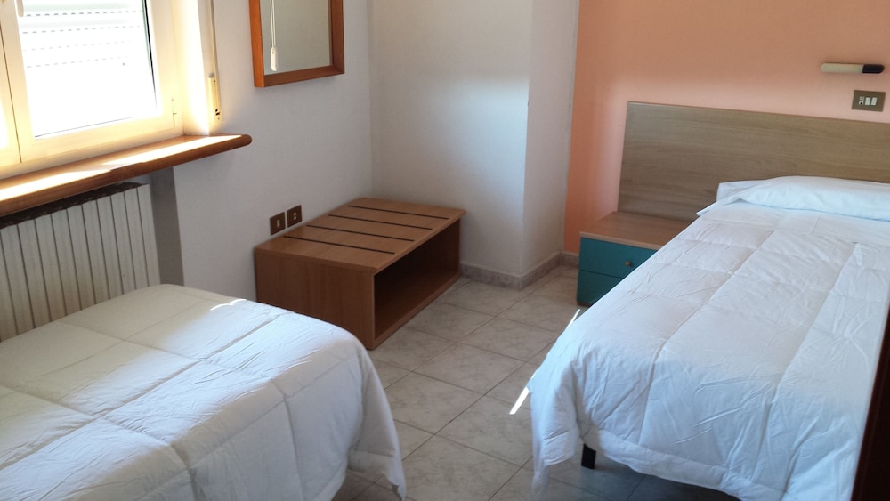 Twin Room, 2 Twin Beds photo 1