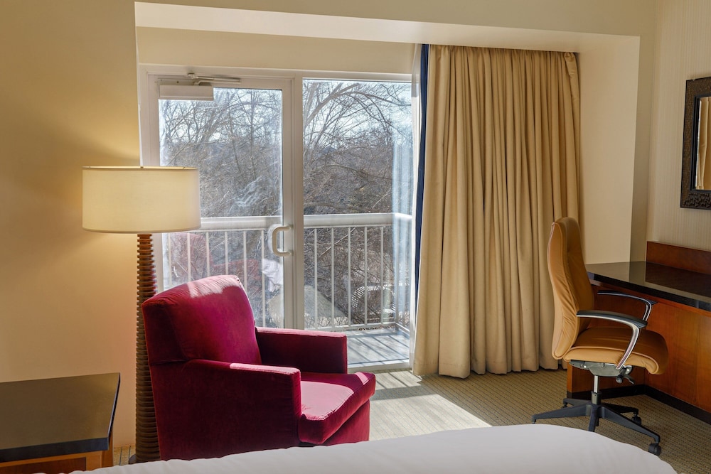 Room, 2 Queen Beds - Photo 5
