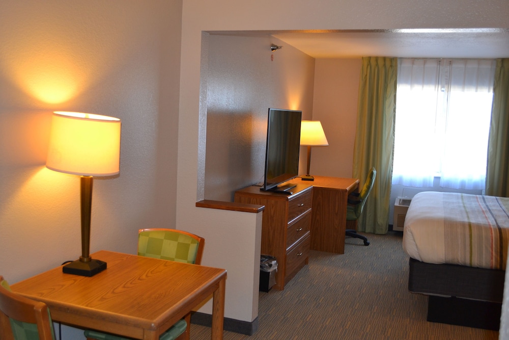 Studio Suite, 1 King Bed, Non Smoking - Photo 3