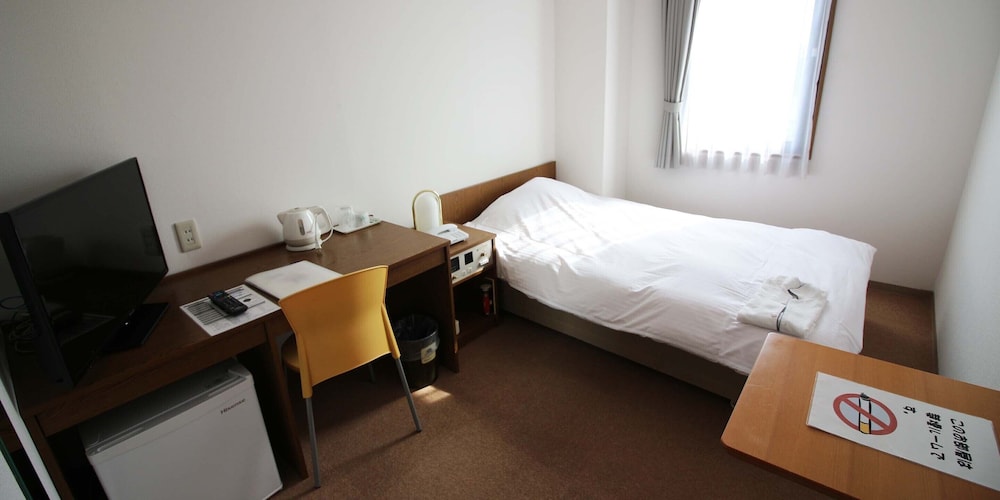 Basic Single Room, Smoking