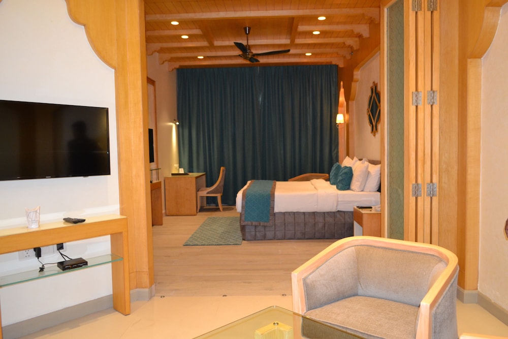 Fern Club Suite photo 1