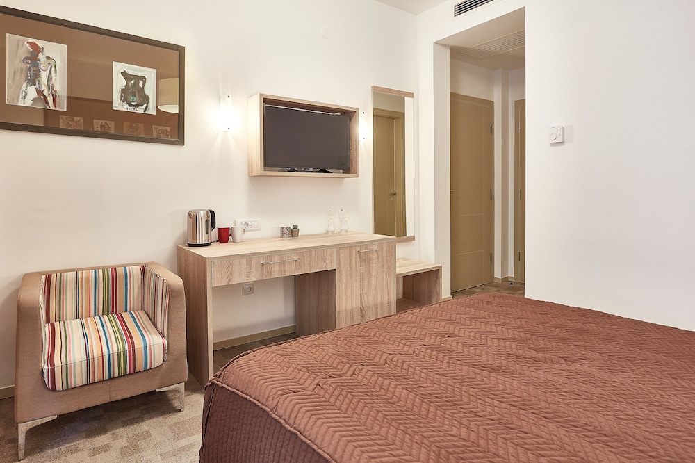 Deluxe Double Room, Accessible, Garden View photo 2