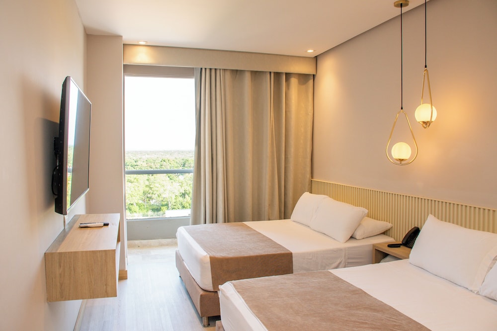 Superior Double Room, 2 Queen Beds, Pool View photo 2