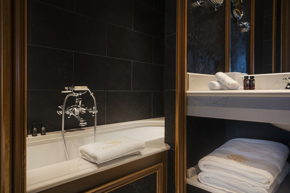Executive Suite, 2 Bedrooms thumbnail 5