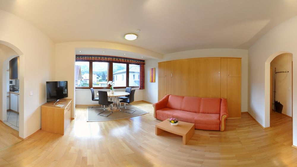 Studio photo 1