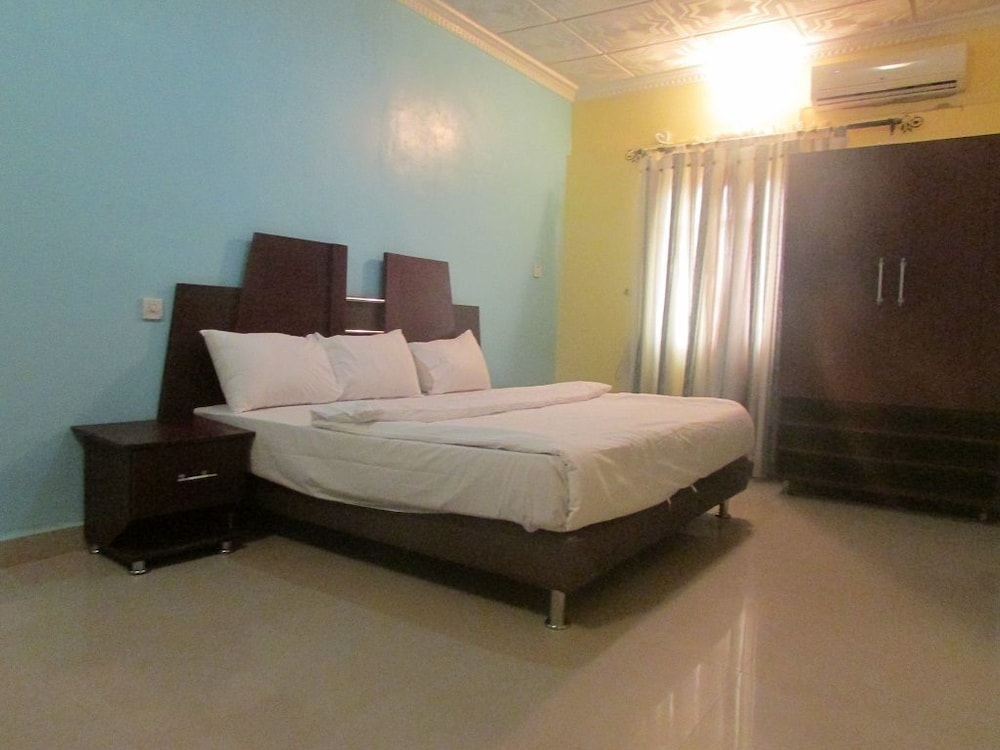 Senior Suite, 1 King Bed, Non Smoking photo 1