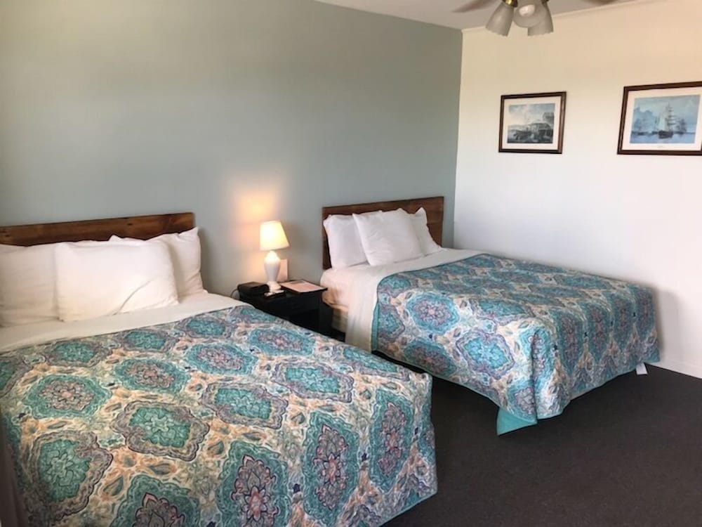 Standard Double Room, 2 Double Beds, Non Smoking (Not Pet friendly) photo 3