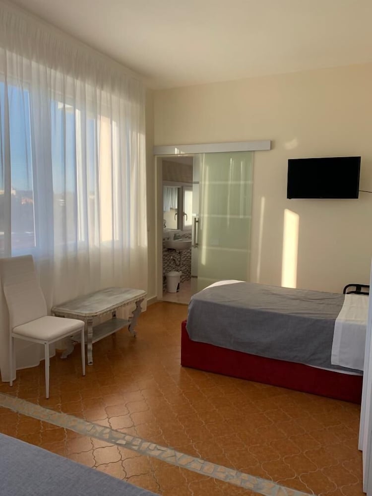 Superior Triple Room, Sea View photo 2