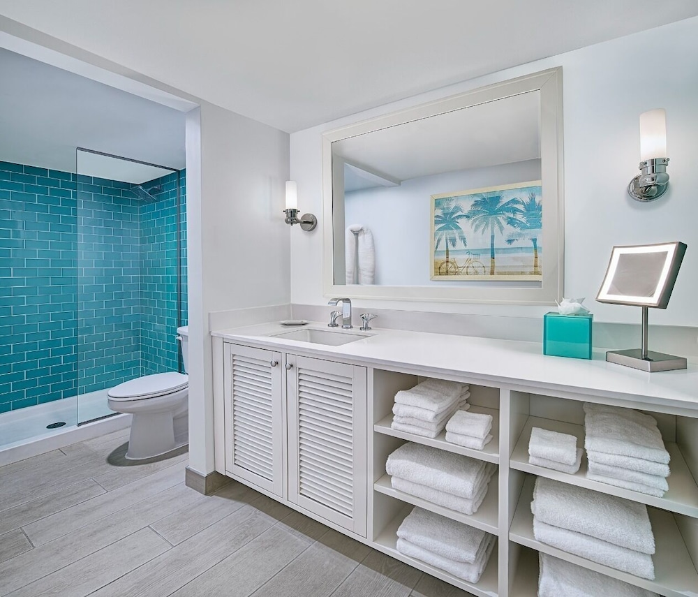 Two Bedroom Partial Ocean View Condo, 1 King, 2 Queens - Photo 4