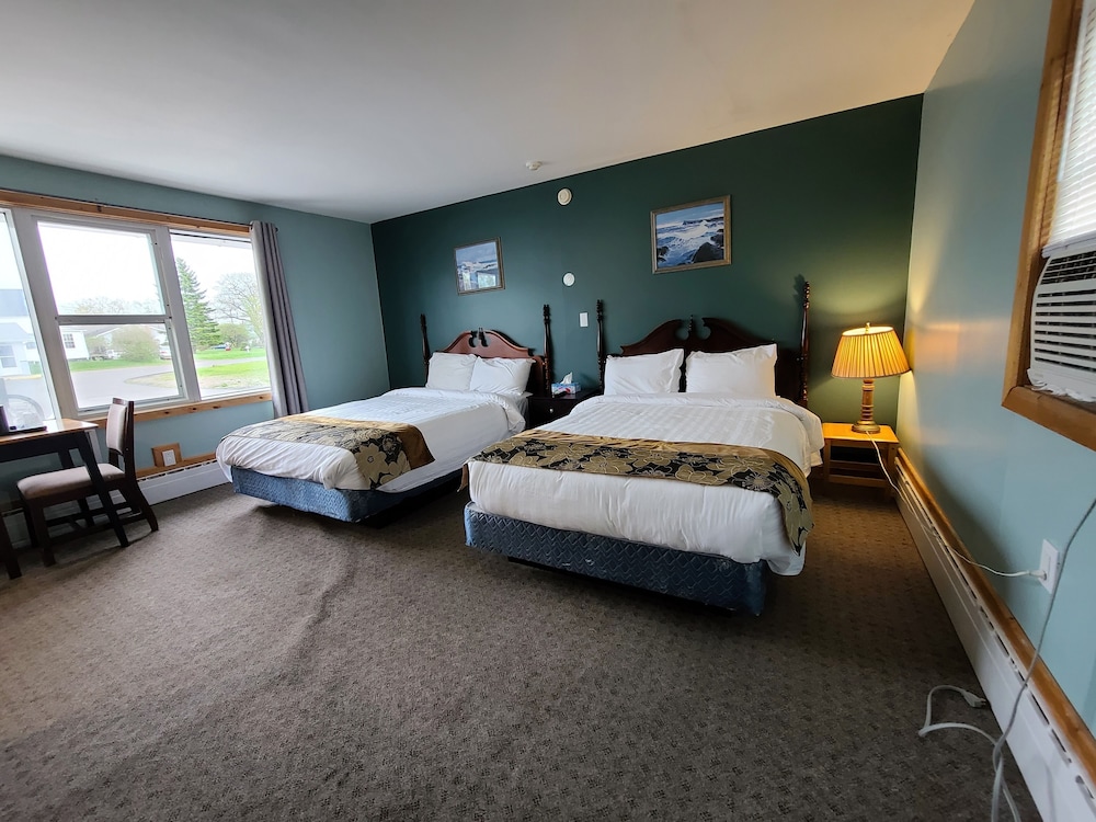 Standard Room, 2 Double Beds photo 2