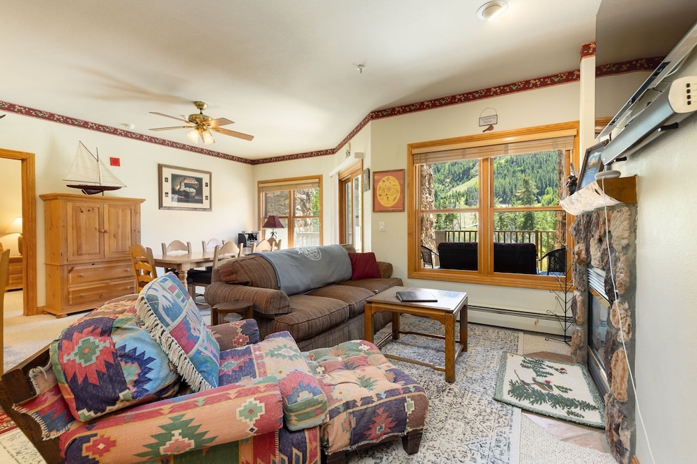 Condo, 3 Bedrooms