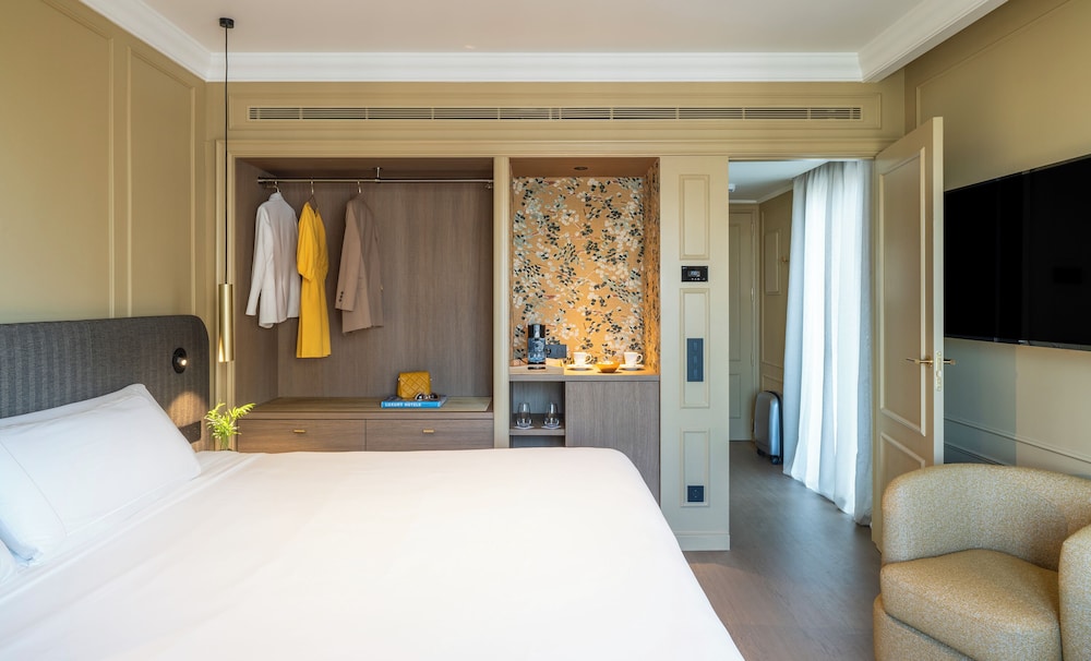 Superior Room, Terrace (Avenida)