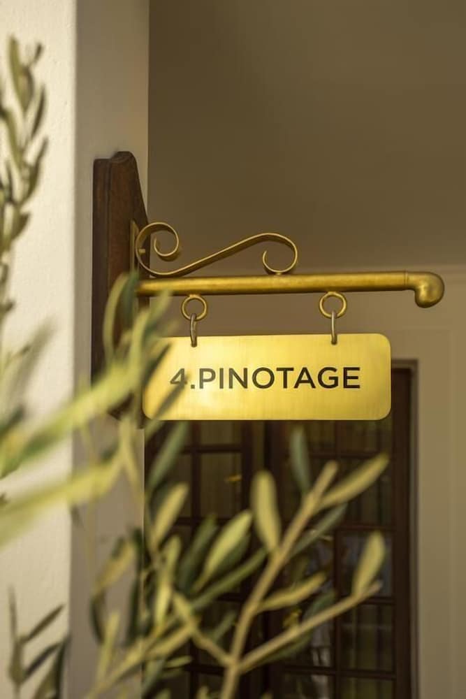 Deluxe Room (Pinotage)