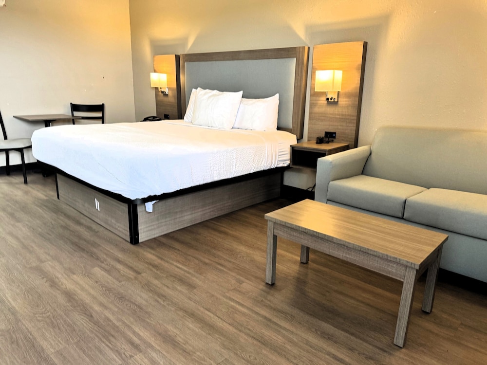 Room, 1 King Bed, Non Smoking photo 2