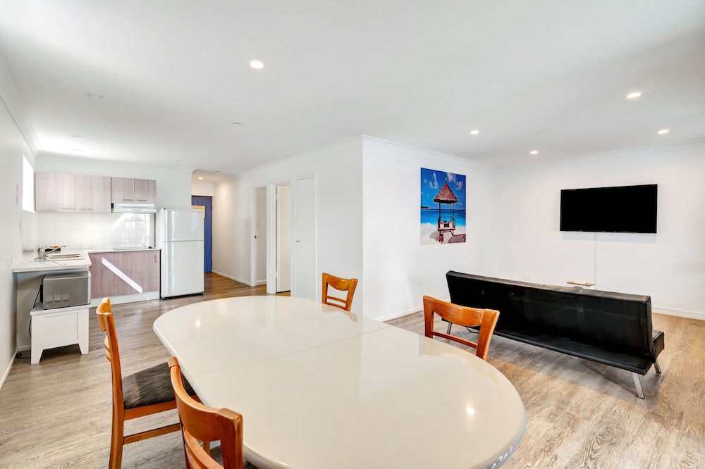 Executive Suite, 2 Bedrooms, Terrace thumbnail 5