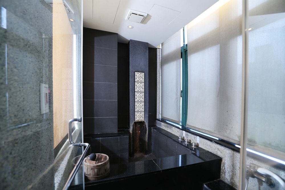 Deluxe Quadruple Room, Multiple Beds, Hot Tub (Air conditioner) photo 3