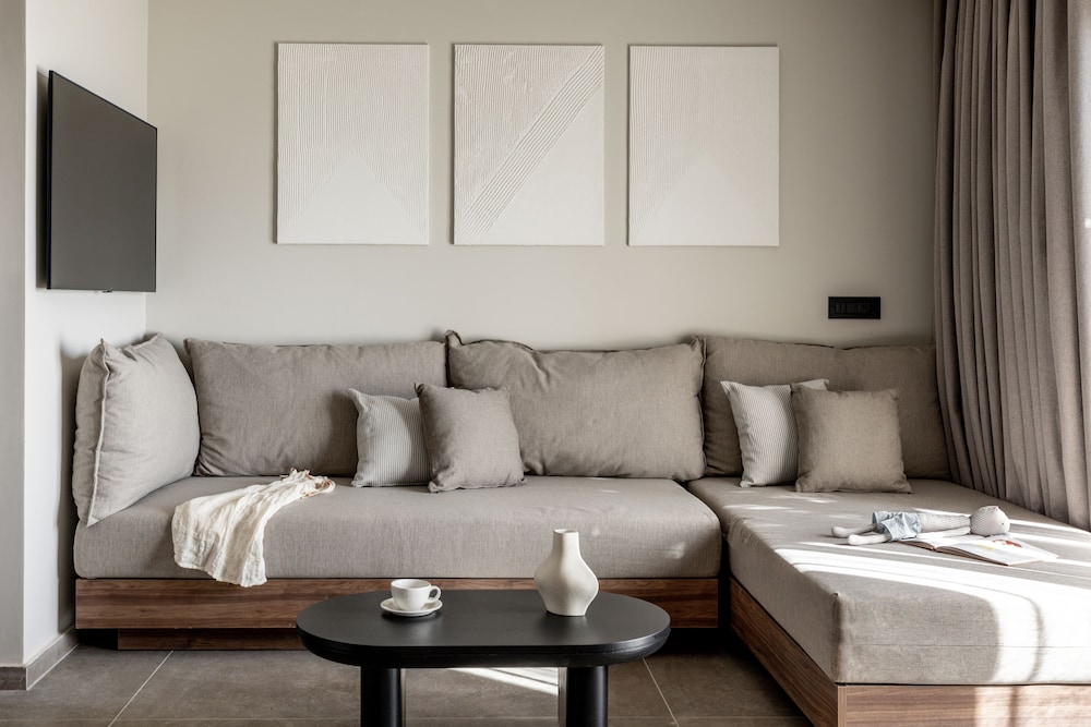 Family Room - Photo 8