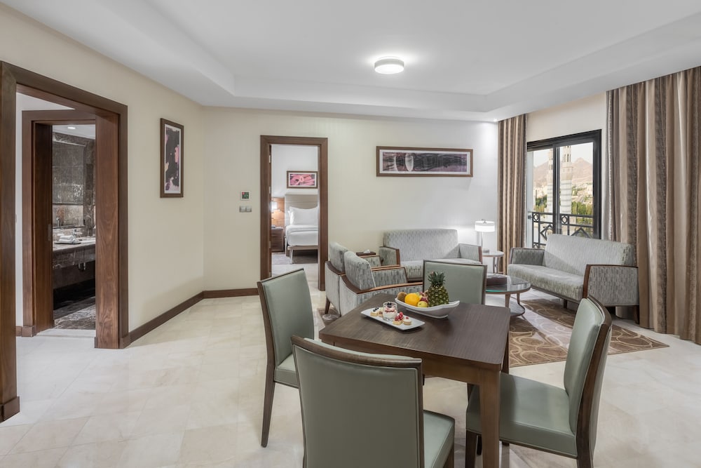 Executive Suite, 1 King Bed photo 1