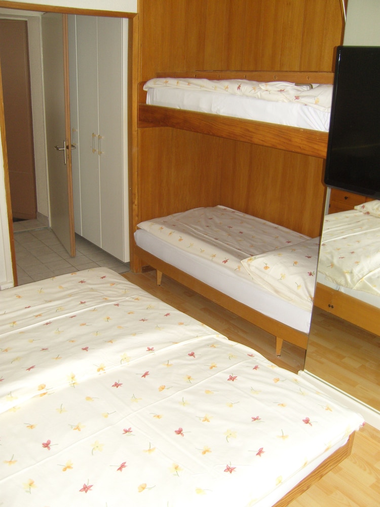 Shared Dormitory, 1 Twin Bed, Shared Bathroom photo 3