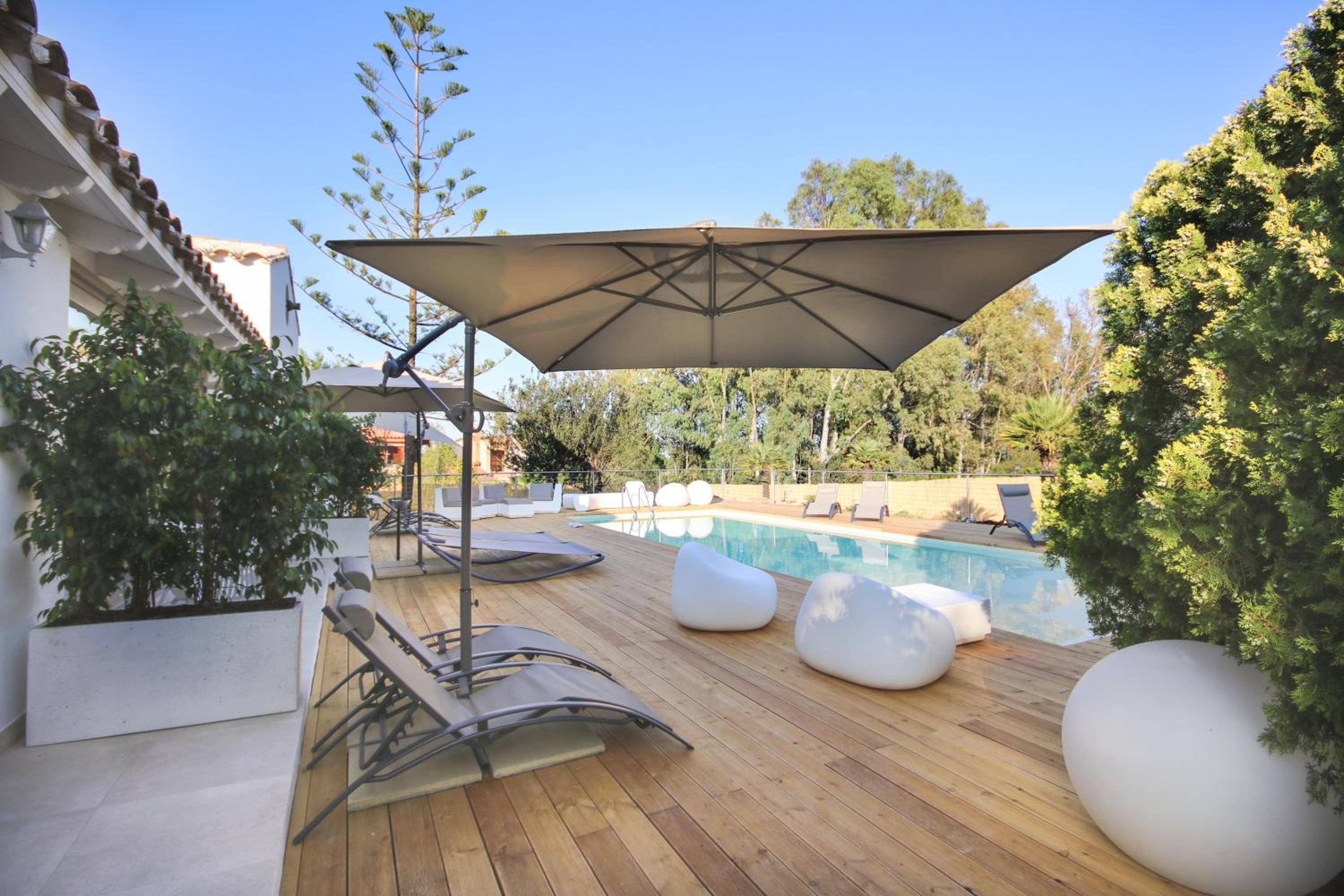 King Room with Pool View photo 2